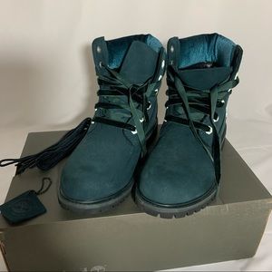 Women’s Timberland Velvet Green Boots NWOT